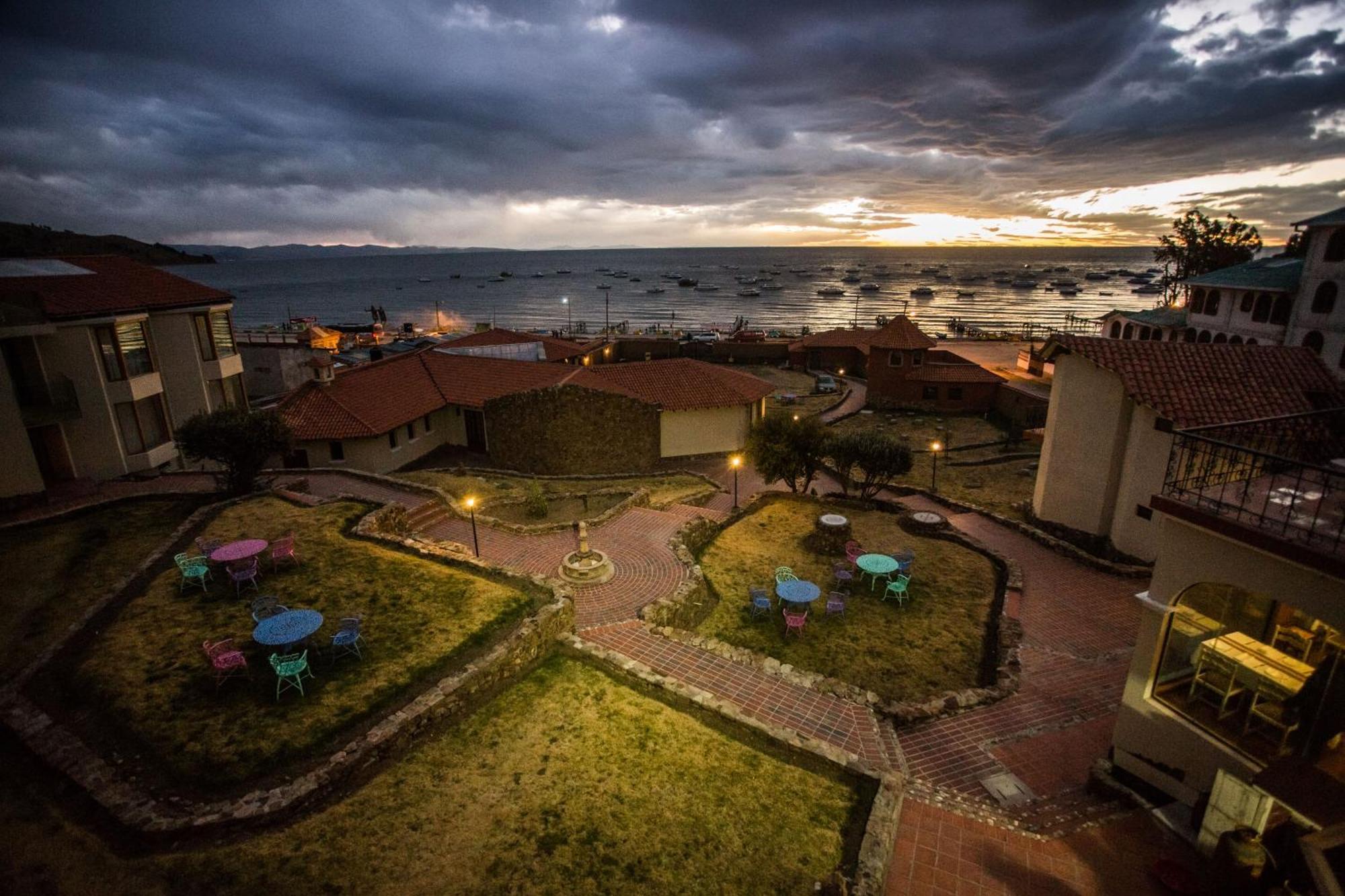 Hotel Rosario Lago Titicaca Copacabana  Exterior photo